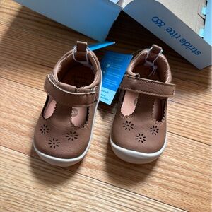 Brand new in box baby girl Stride Rite dress shoes